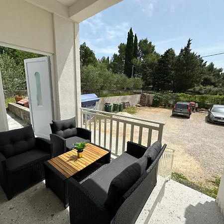 Apartment Lora