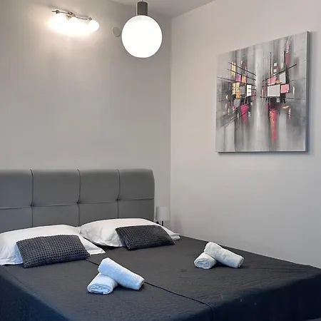 Lora Apartman